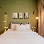 Grey L Studio Apartments Downtown Cairo Ouzonian House