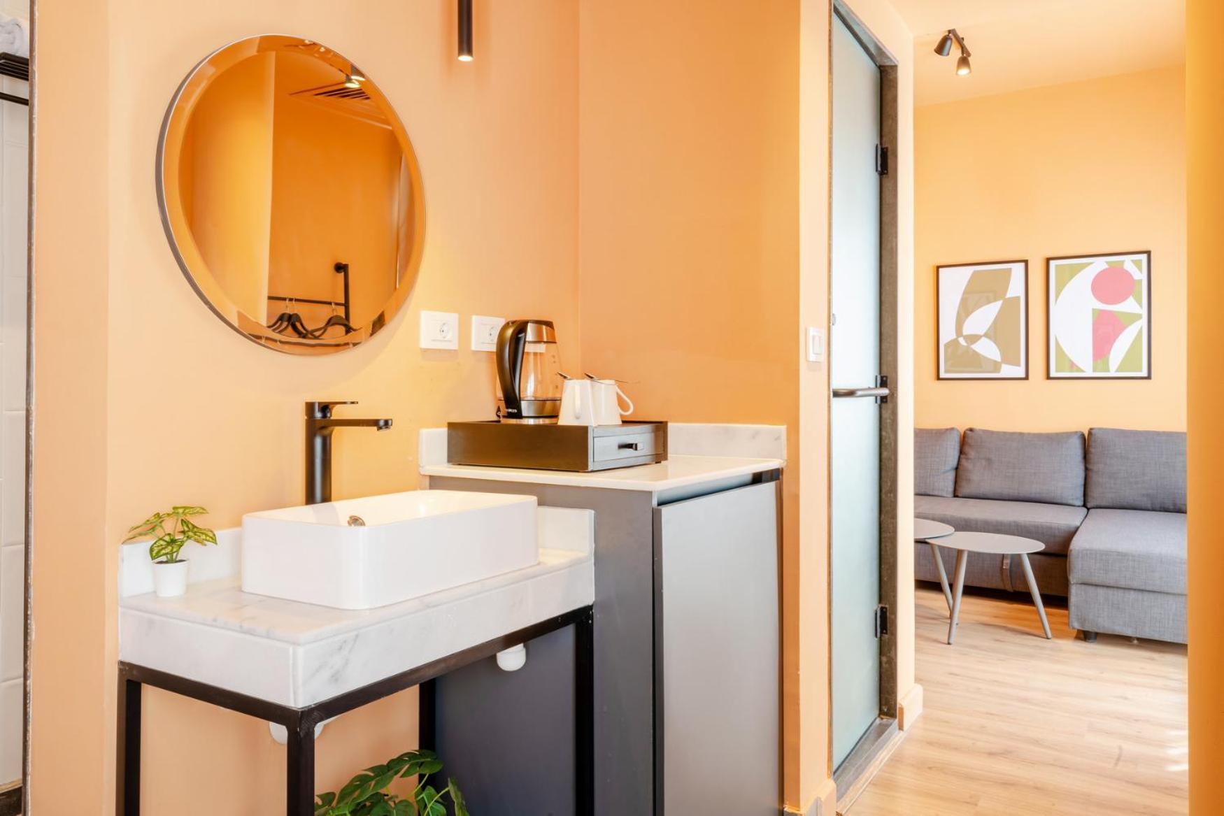 Grey L Downtown Ouzonian House Appartement *
