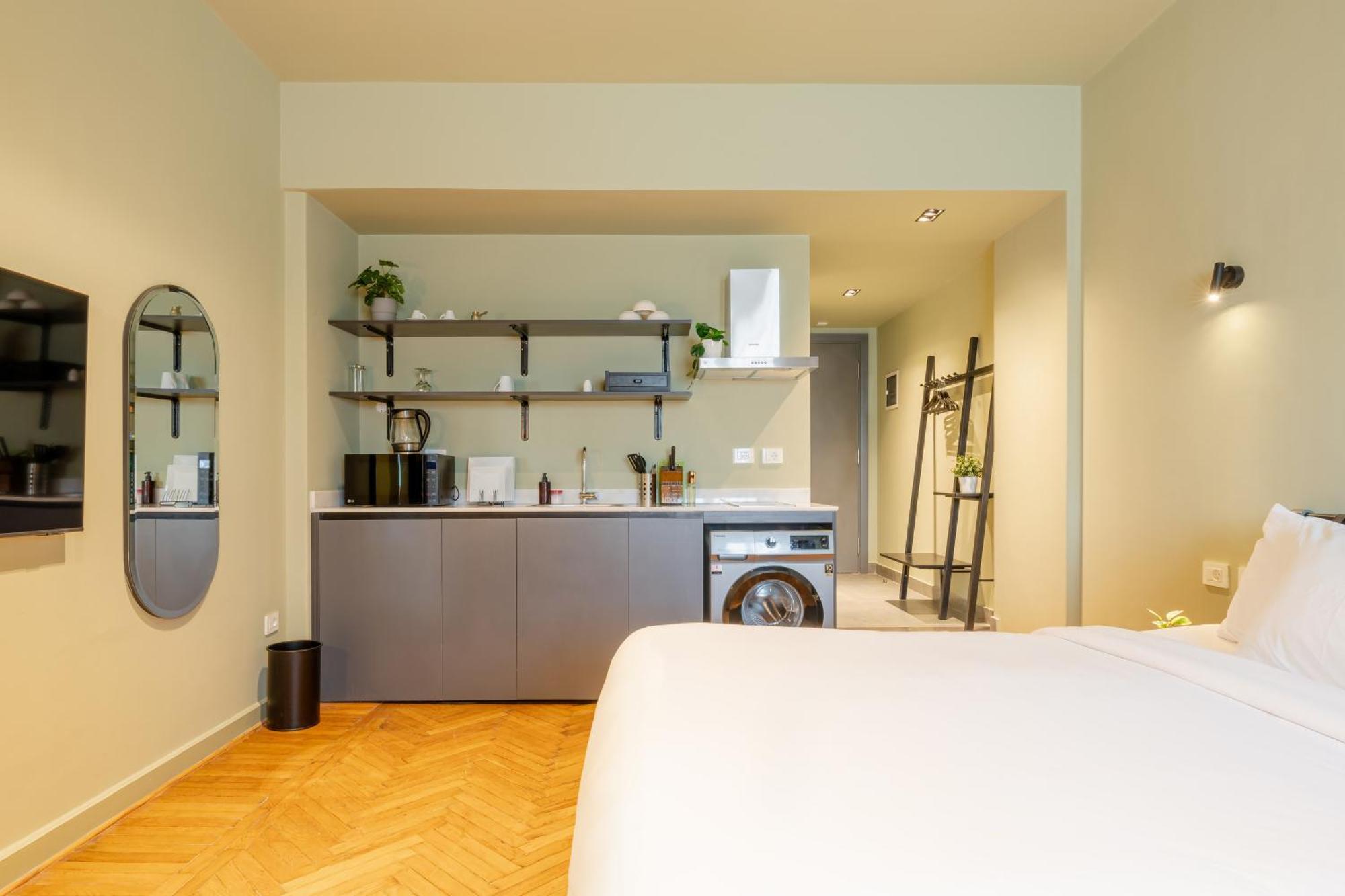 Grey L Downtown Ouzonian House Appartement